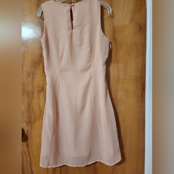 Dress - Picture 4 of 4